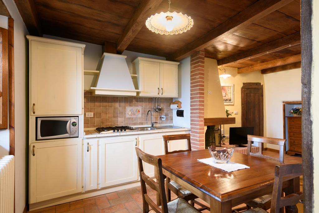 Il Borgo Dei Corsi - Charming Holiday Apartments Ortignano Raggiolo Bagian luar foto
