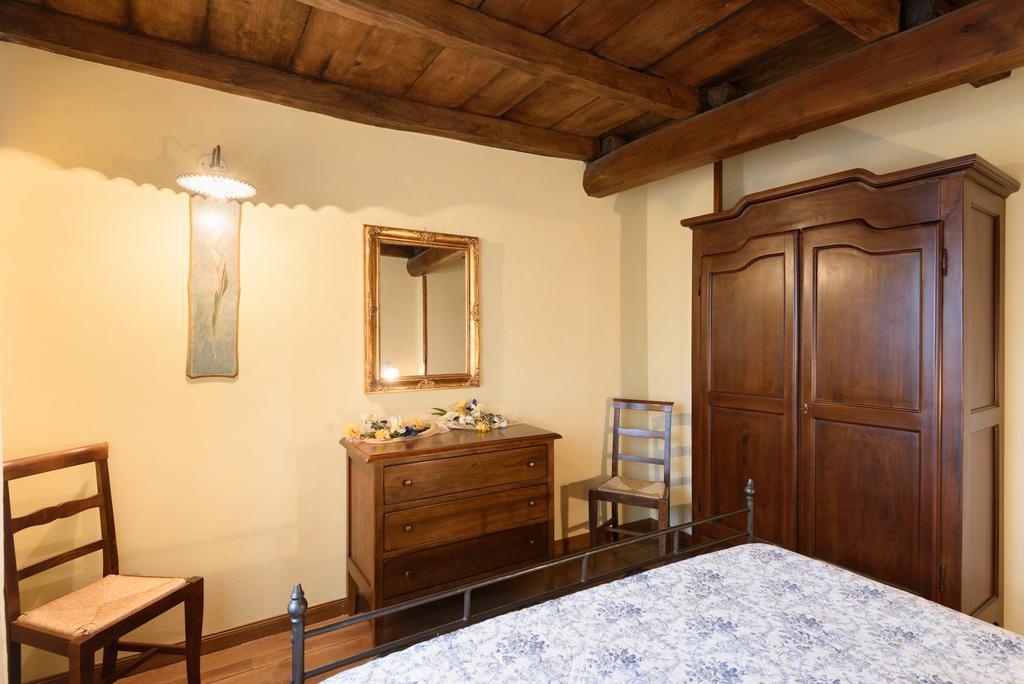 Il Borgo Dei Corsi - Charming Holiday Apartments Ortignano Raggiolo Bagian luar foto