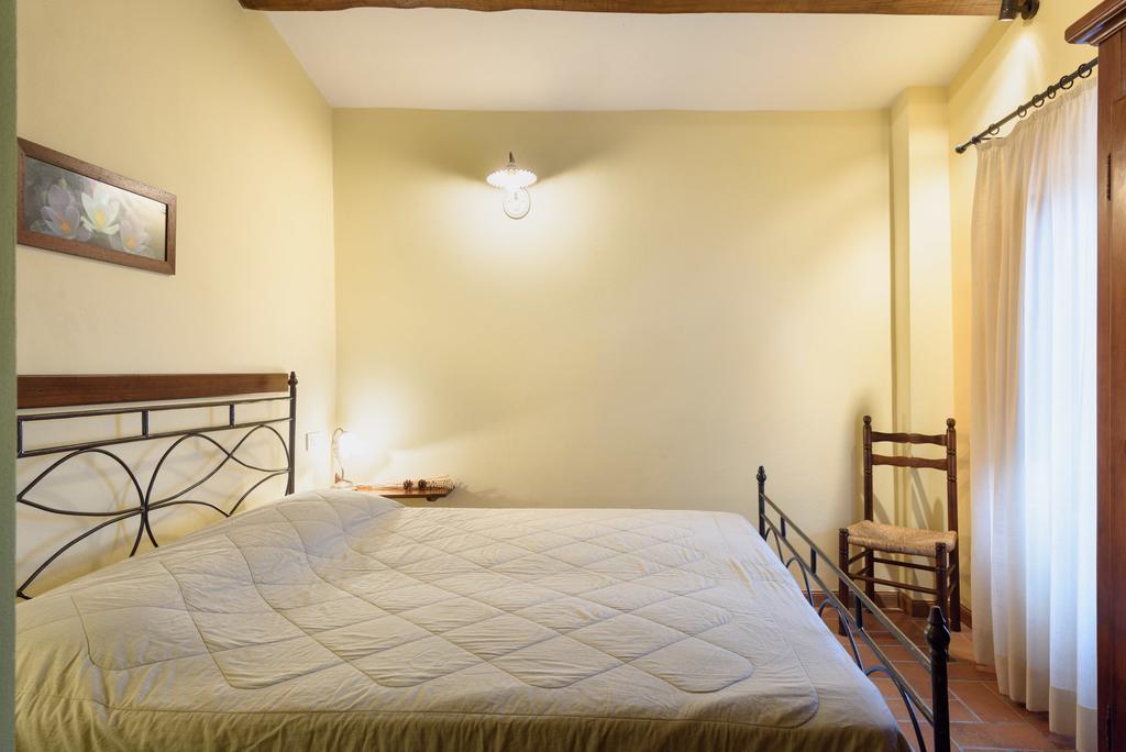 Il Borgo Dei Corsi - Charming Holiday Apartments Ortignano Raggiolo Bagian luar foto