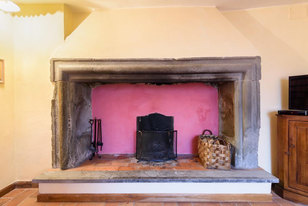 Il Borgo Dei Corsi - Charming Holiday Apartments Ortignano Raggiolo Bagian luar foto