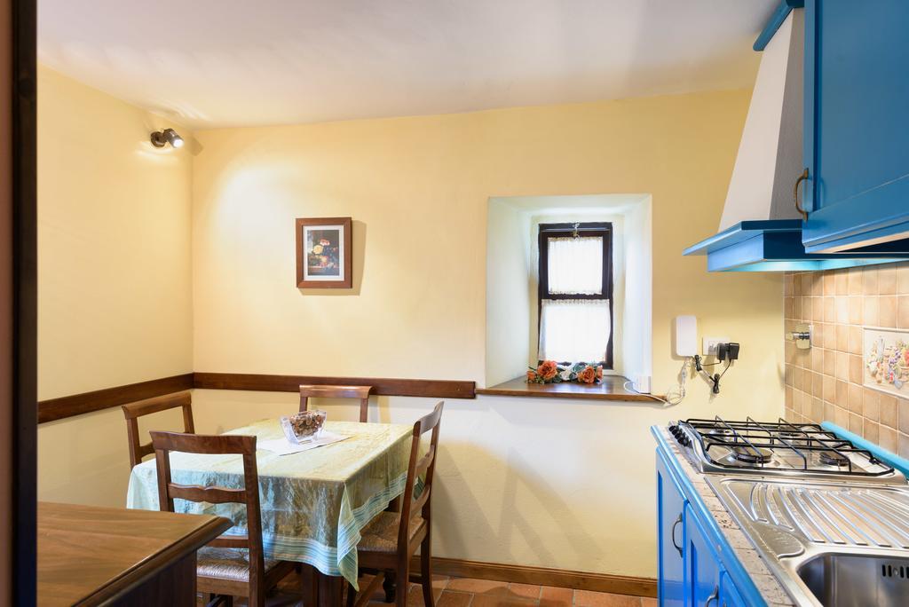 Il Borgo Dei Corsi - Charming Holiday Apartments Ortignano Raggiolo Bagian luar foto