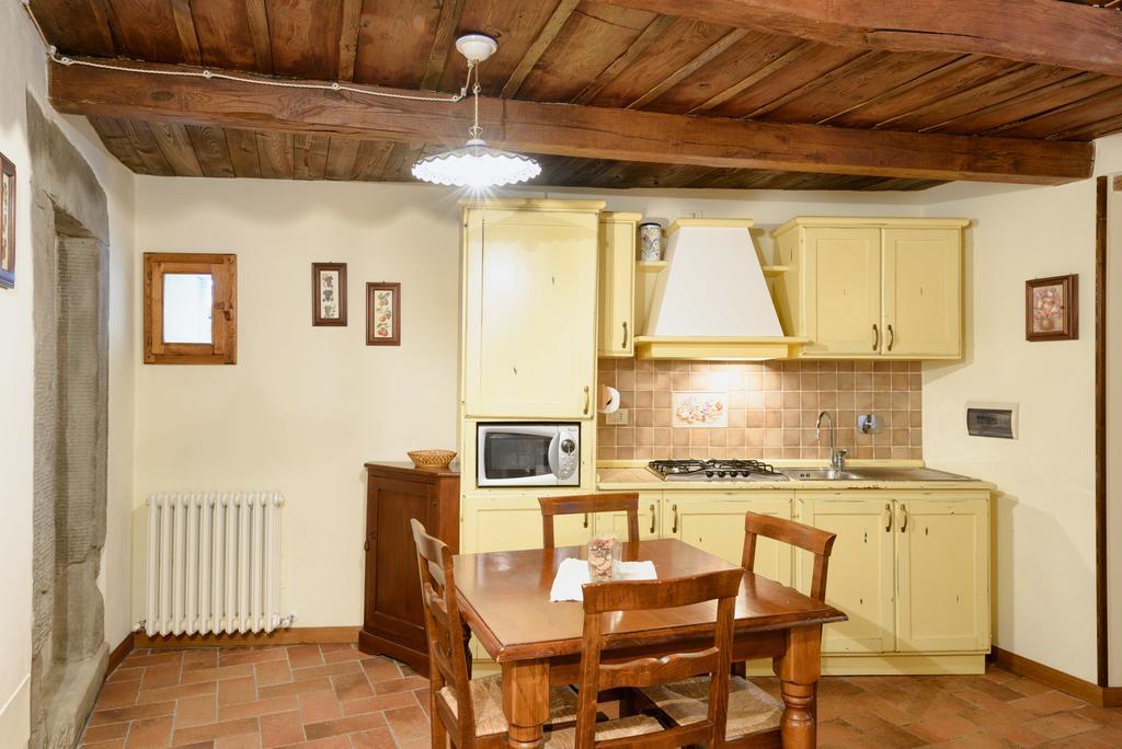 Il Borgo Dei Corsi - Charming Holiday Apartments Ortignano Raggiolo Bagian luar foto