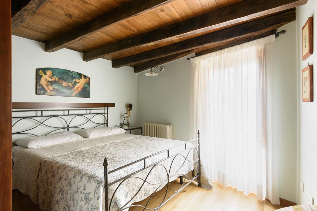 Il Borgo Dei Corsi - Charming Holiday Apartments Ortignano Raggiolo Bagian luar foto