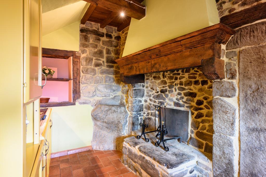 Il Borgo Dei Corsi - Charming Holiday Apartments Ortignano Raggiolo Bagian luar foto