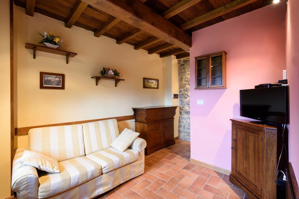 Il Borgo Dei Corsi - Charming Holiday Apartments Ortignano Raggiolo Bagian luar foto
